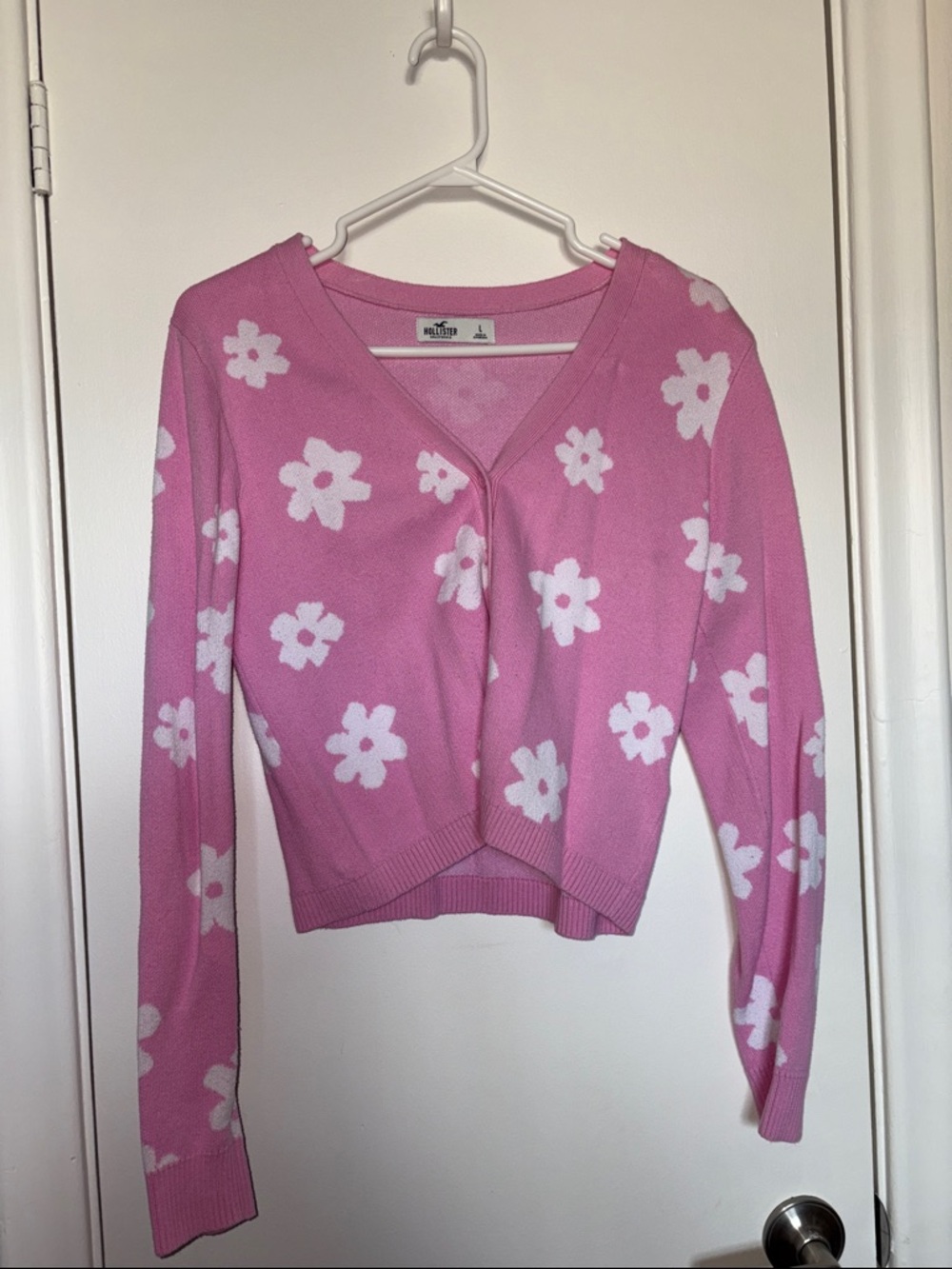 Ladies vintage Hollister pink cardigan with daisy print